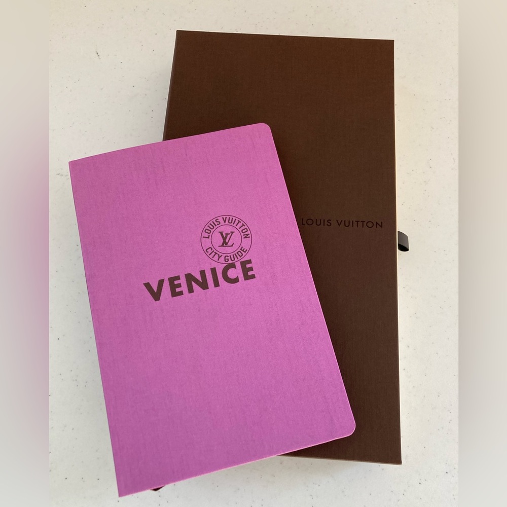 Louis Vuitton Venice City Guide with Box and Cord with Card